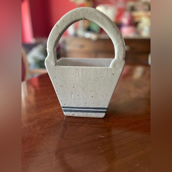 Like New! Vintage Stoneware speckled glaze Pocket Planter or Tabletop Decor - Picture 8 of 10